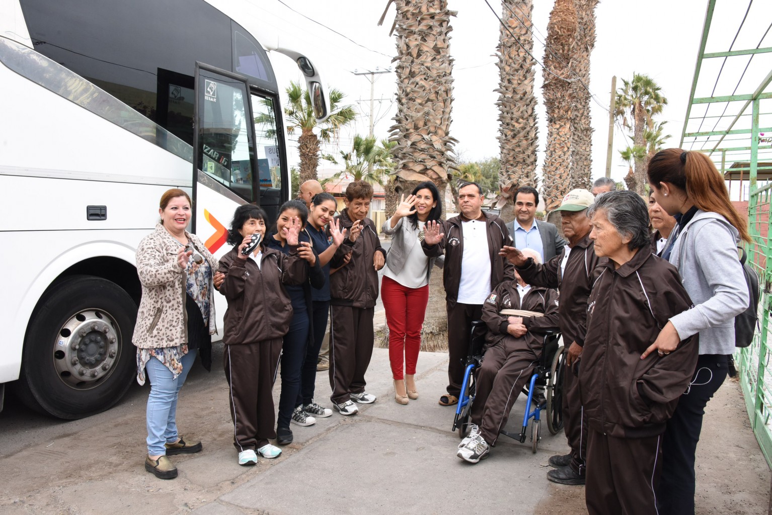 ADULTOS TURISMO.JPG