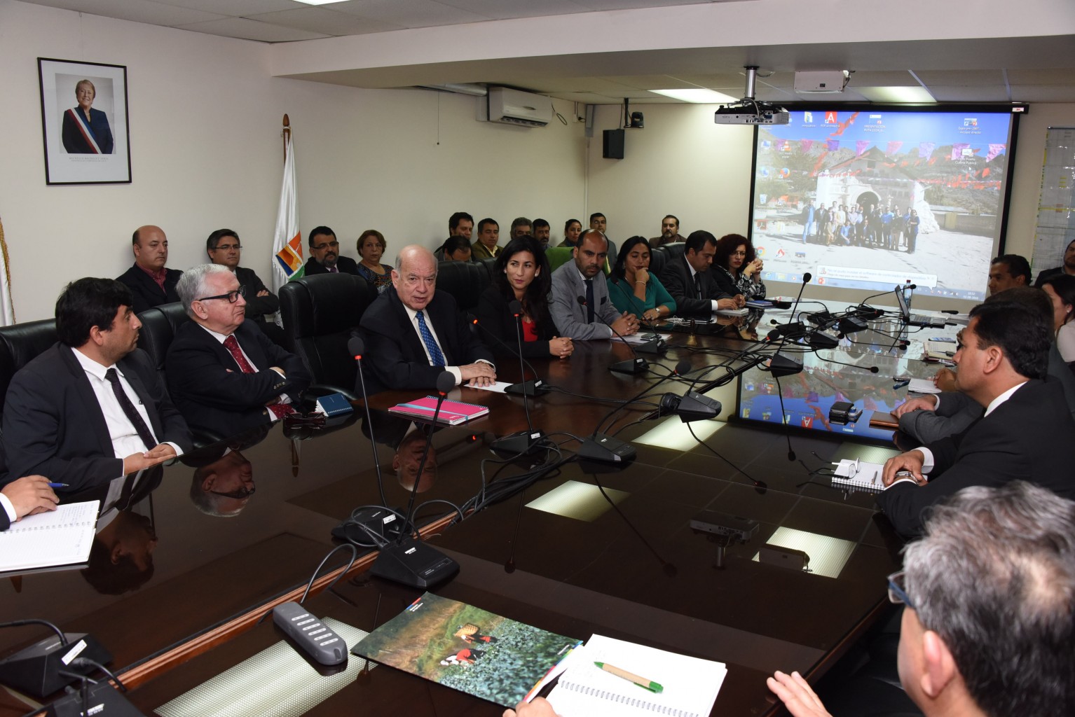 GABINETE INSULZA.JPG