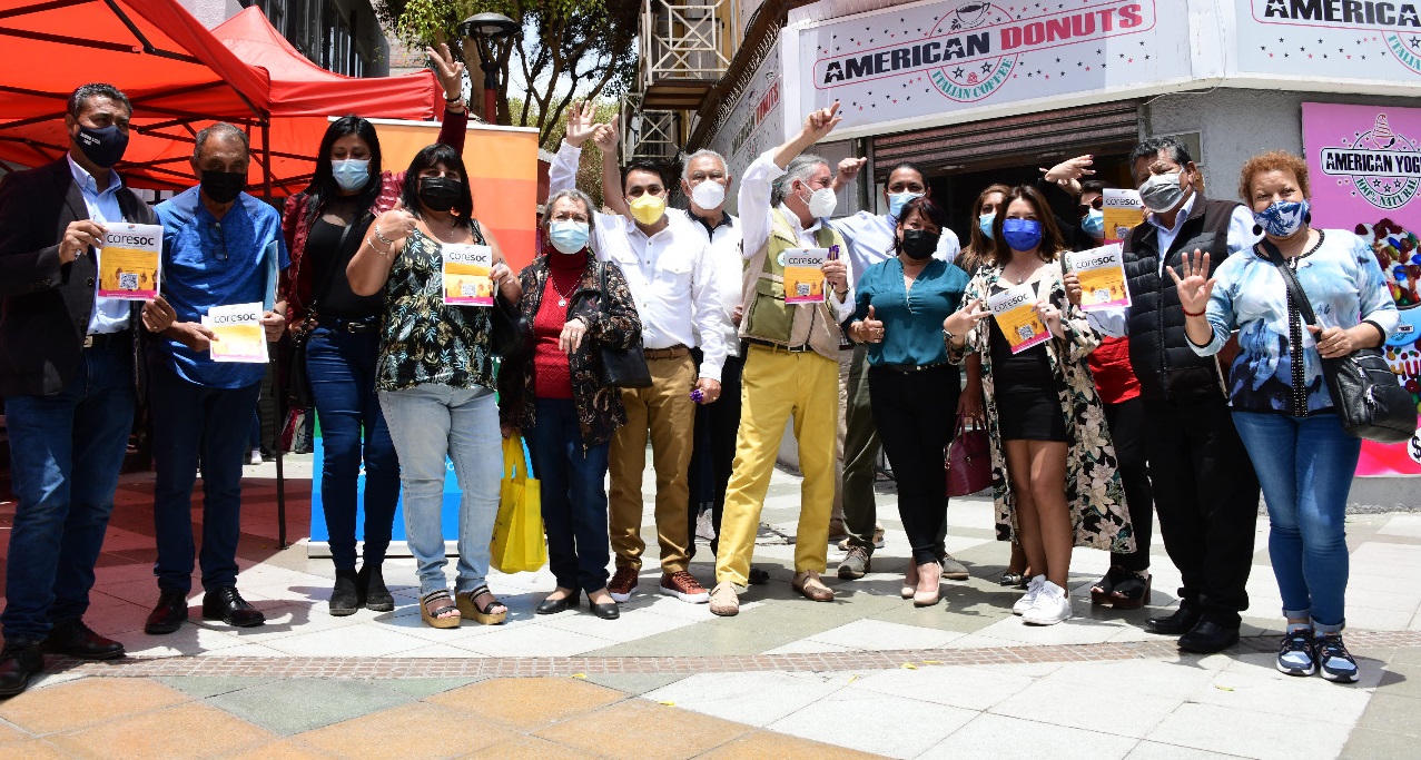 Foto grupal lanzamiento Coresoc.JPG